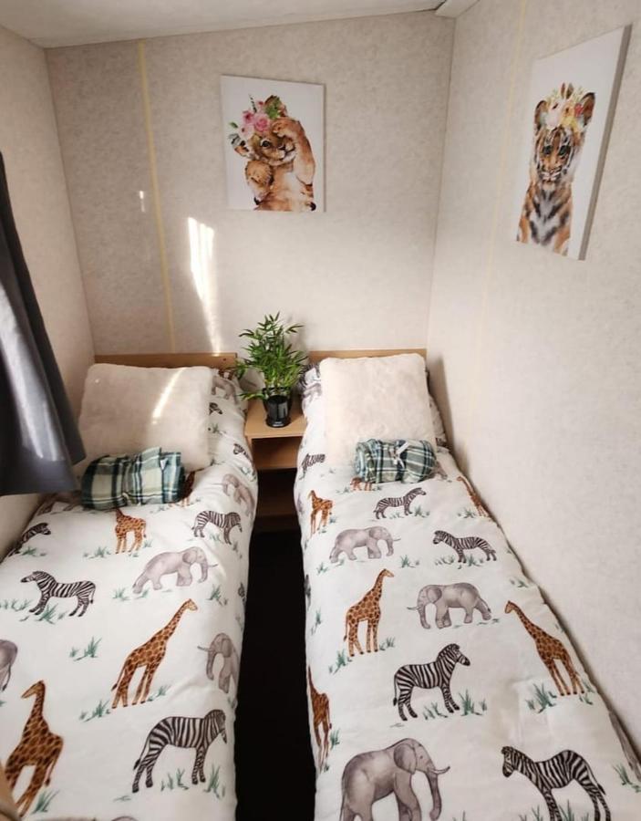 Comfy Caravan On Marine Park Hotel Rhyl Exterior foto