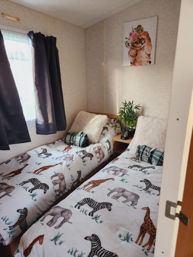 Comfy Caravan On Marine Park Hotel Rhyl Exterior foto